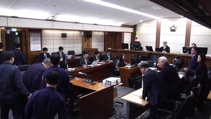 <b>윤석열</b> 대통령에 대한 사형 <b>구형</b>과 <b>징역 5년</b> 선고를 보며... 
