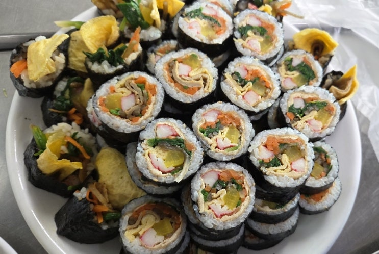  김밥과 잔치국수