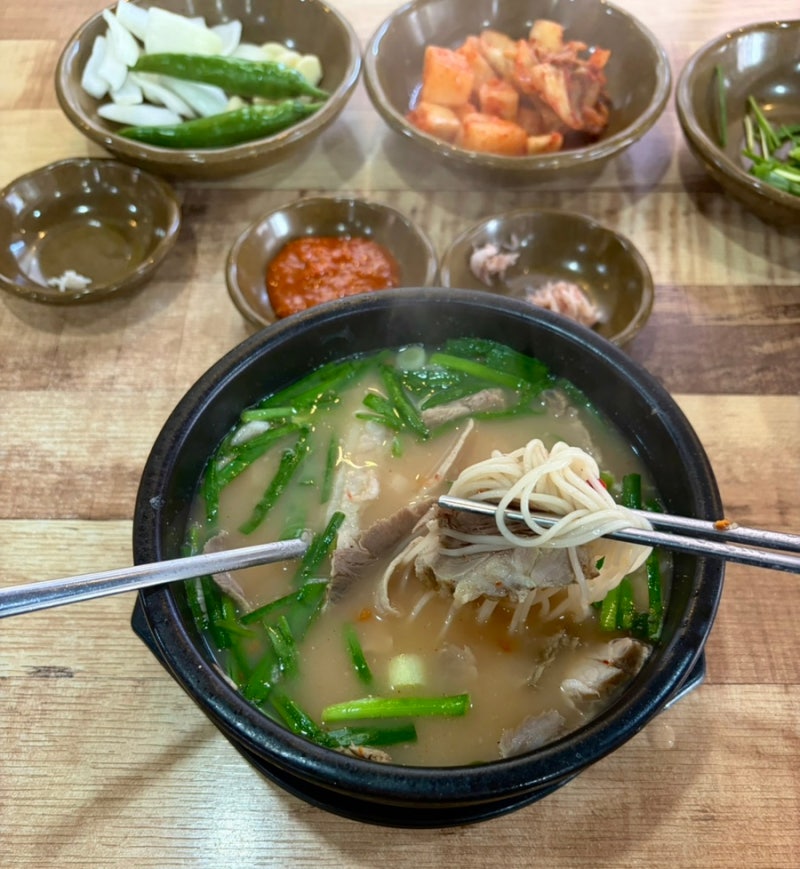 이샘병원 근처 맛집 연돼지국밥, 잡내 하나 없는 돼지국밥 후기