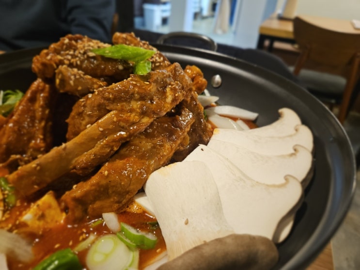  상암동 한식 맛집 정갈한 한정식 혼밥 모임 아탕