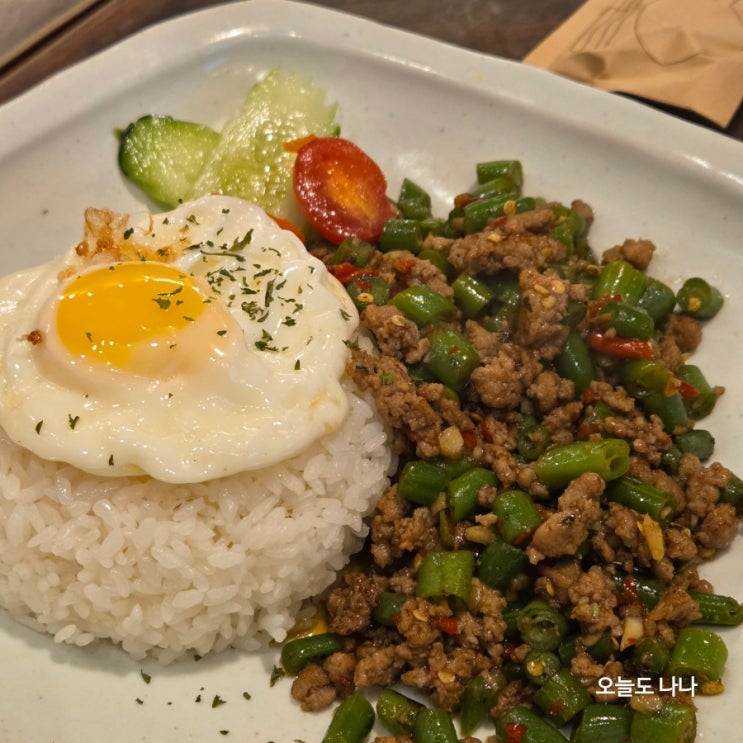  인생 태국 음식점을 찾다?! 도래울맛집 능두네 서오릉본점 :)