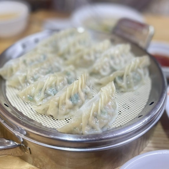  방산시장 맛집 이원손칼국수 고기 만두피가 예술~