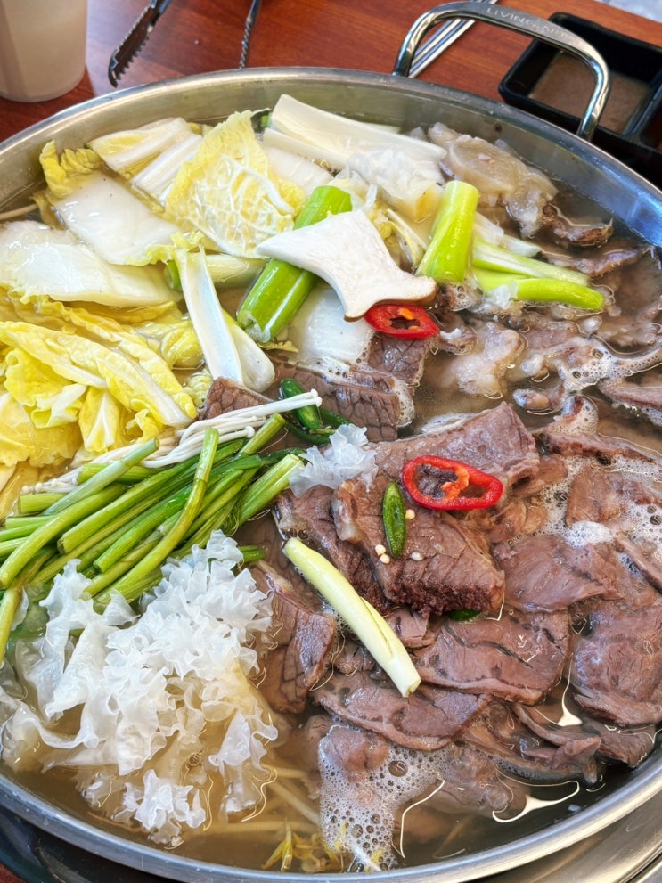  강동구청역맛집 호봉골, 깔끔한 매장과 진한 국물 모듬전골 후기