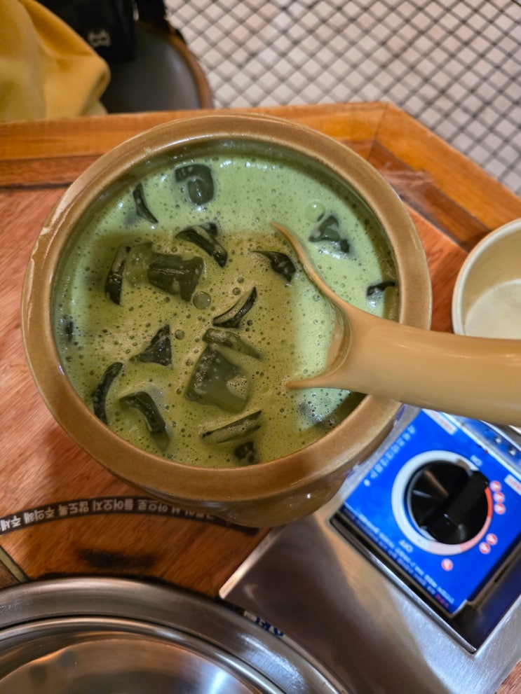  구로디지털단지 근처, 신림 춘천집 닭갈비 후기: 매운맛과 고소함의 완벽 조화!