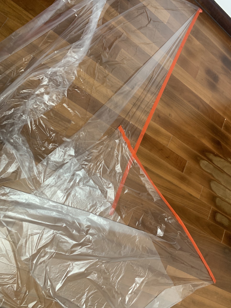 강마루부분보수 시트지작업 표면이 벗겨짐 변색이 심한현장