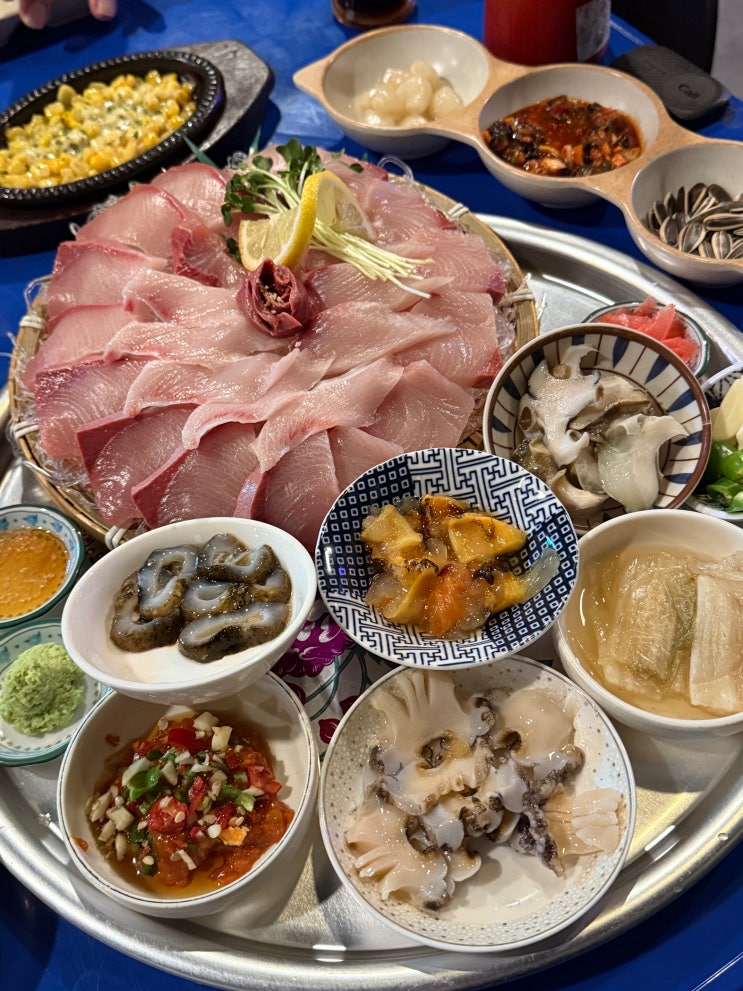  마포역 횟집 추천 어로가, 포차 분위기에서 즐기는 신선한 방어와 해산물