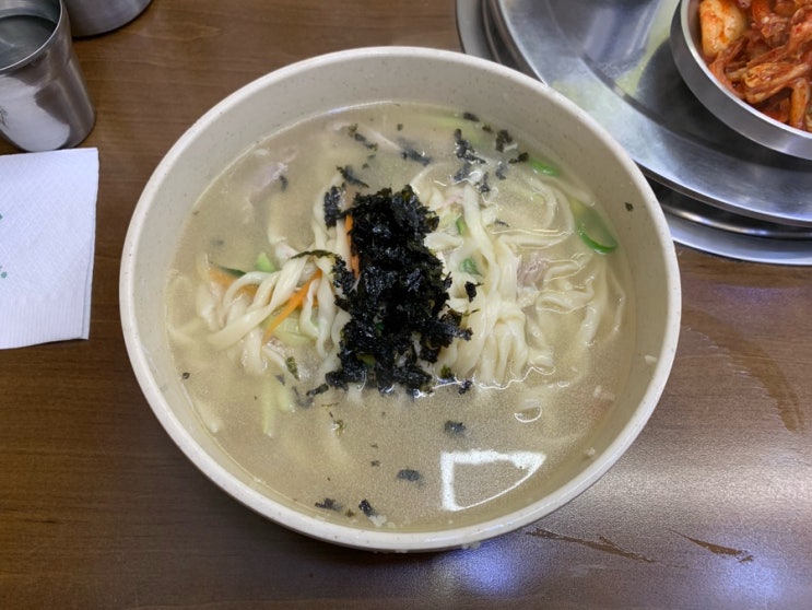  여의도 홍우빌딩 닭한마리 닭칼국수 점메추