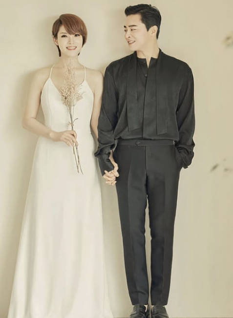   "지금은 본업이 육아!" 조정석, 둘째 득녀와 함께 전한 따뜻한 활동 중단 소식