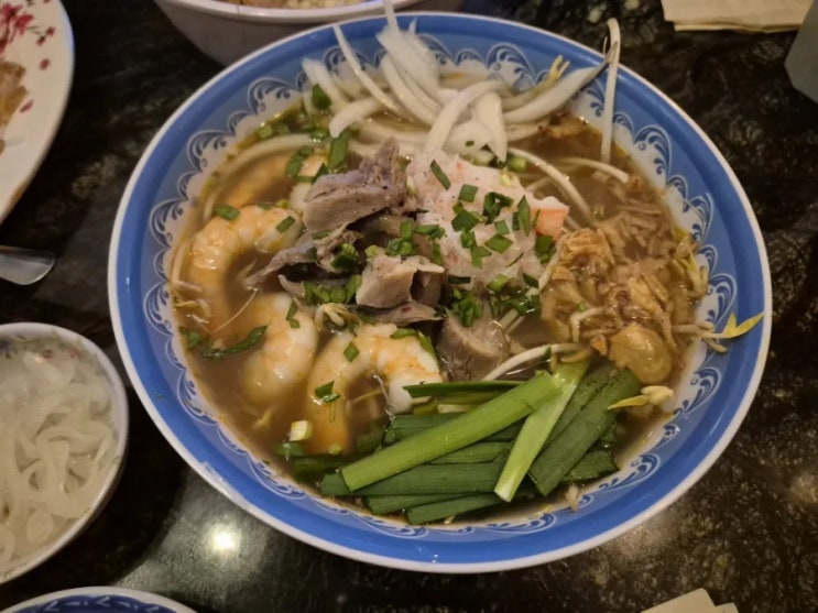  힙지로 맛집 베트남 음식점 <을지깐깐> 을지로본점 - 게살국수, 분짜, 고기덮밥, 보양쌀국수