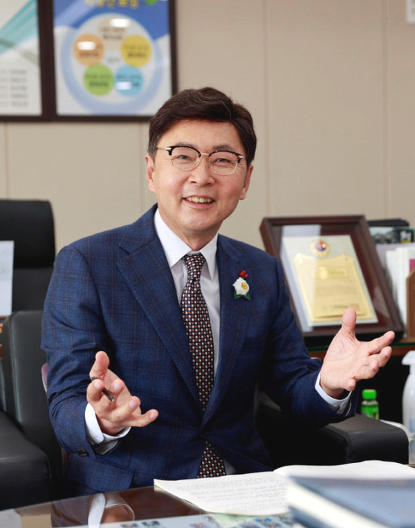  김철우 보성군수, 5번 해외 출장 2등급 항공료 3천8십만 원 집행..과장급 이코노미석 1천2백만 많게는 6배 비싸
