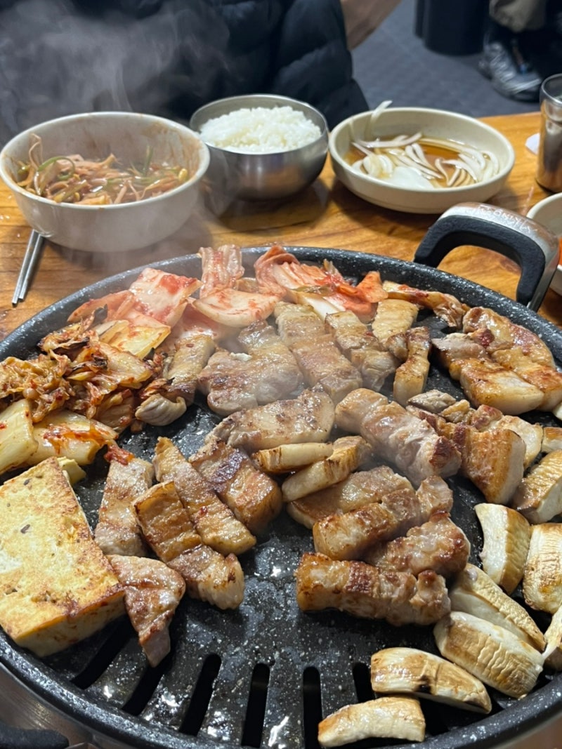 신대방역 고기집 추천 동네 찐맛집 돌아온돼지사냥