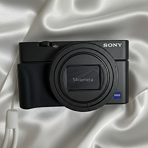 "컴팩트 카메라의 끝판왕, 아직도 최고일까?" SONY RX100M7