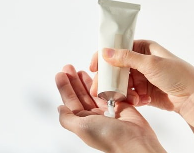   커피믹스랑 핸드크림, 유통기한 지났다고 그냥 버리시나요? 낭비 없는 꿀팁 대공개!