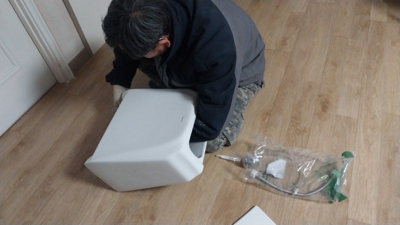 🚽 인천 남동구 간석동 아파트어머님 혼자 사시는 집, 변기 물통 파손 누수 → 변기 교체로 안전하게 해결