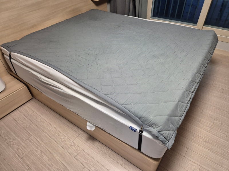 침대패드가 움직이지 않는 강한 고정력의 킹스맘 침대시트고정
