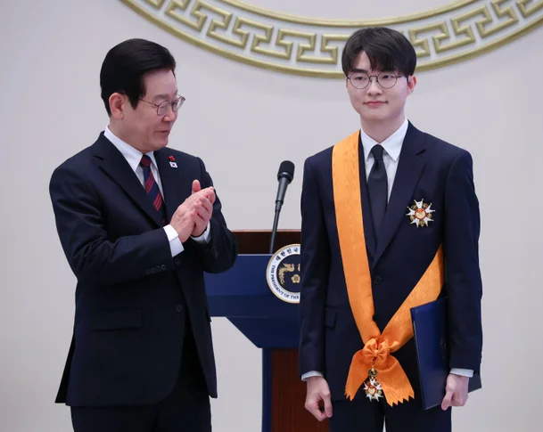 페이커도 국가유공자인가, 현충원 갈 수 있을까?청룡장 수훈