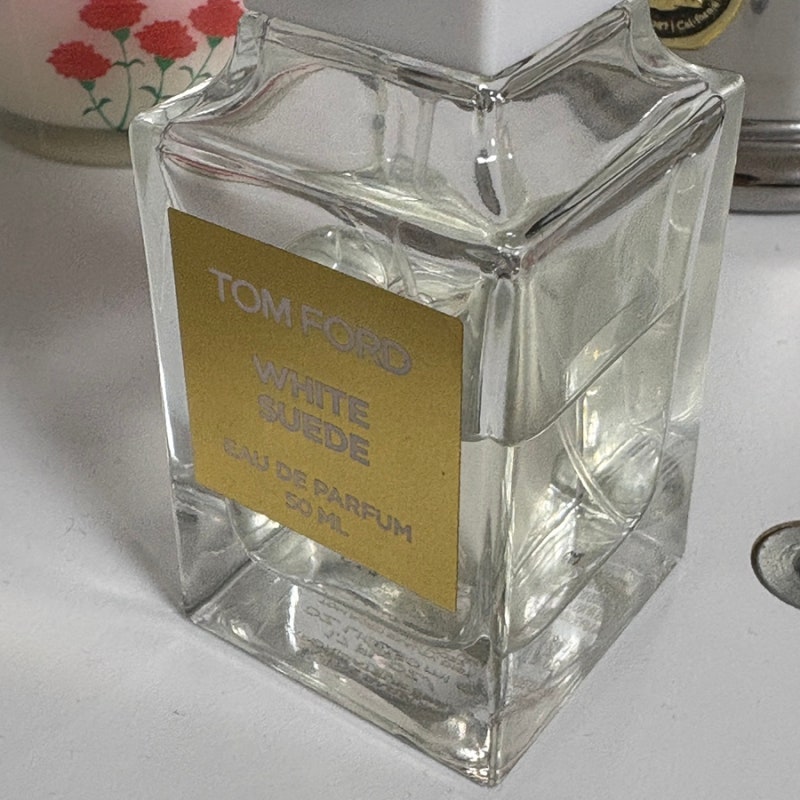 톰포드 화이트스웨이드 50ml. 파우더리함과 매캐함의 미학 남녀공용향수 추천