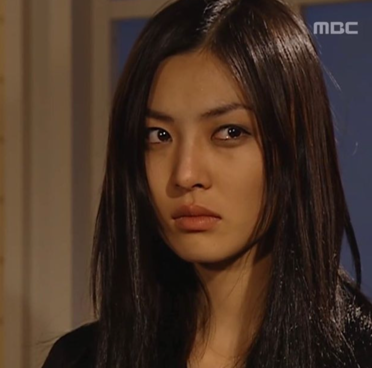  46세 맞아? 김소연의 미친 청순 비주얼.jpg