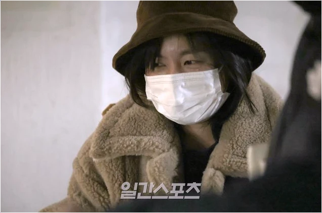  박나래 근황 포착! 막걸리 학원서 포착된 의외의 모습과 곁을 지킨 남성의 정체
