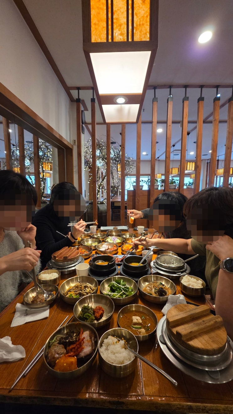  내돈내먹 : 천안 밥상차려주는집 천안 한상차림 뚜주르 빵돌가마에서의 당근모임 그리고 나의 소소한 일상