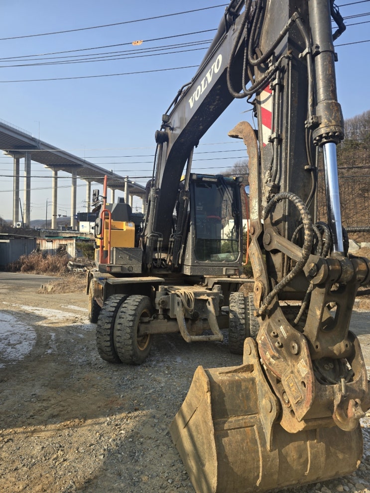  볼보 EW140E 2020년식 8600만원 판매합니다.