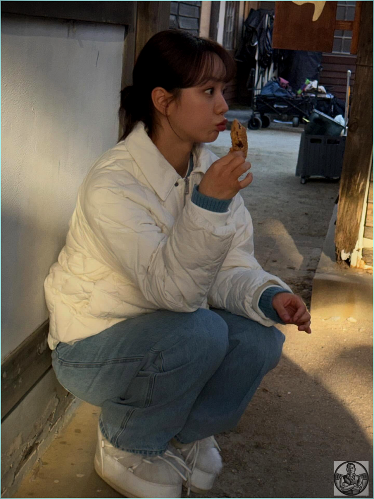 "커피차보다 패딩 가격이 더 놀라워" 혜리, 10만 원대 자켓으로 완성한 역대급 꾸안꾸