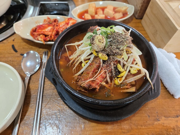  수원 직장인 추천, 현지인 해장국 맛집 <노대감감자탕매탄본점>