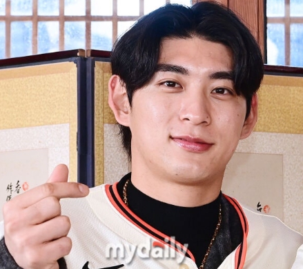  ️ '바람의 손자' 이정후, LA 공항 억류 해프닝? SF 구단 "서류 문제 신속 해결"