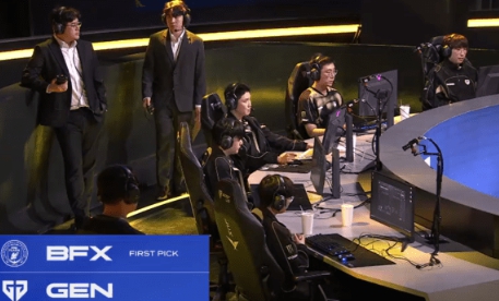   "역시 젠지!" 초반 위기 비웃듯 뒤집은 집중력... LCK컵 3연승 단독 선두!