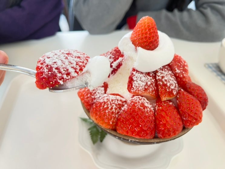 [건대] 카페 오캄 OKLM _ 건대 입구에서 딸기 빙수로 완전 핫한 카페 / 건대 빙수 맛집 & 디저트 카페 오캄