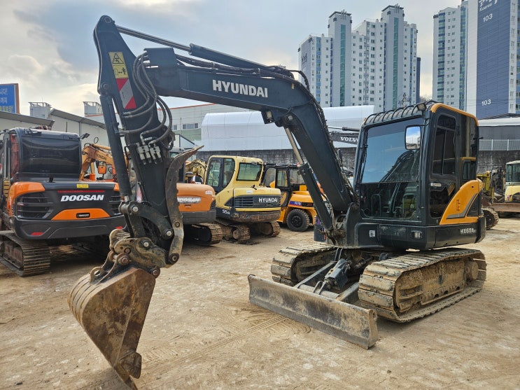  현대 HX60AMT 2020년식 고무패드 코끼리집게 회전라인 02 중고굴삭기