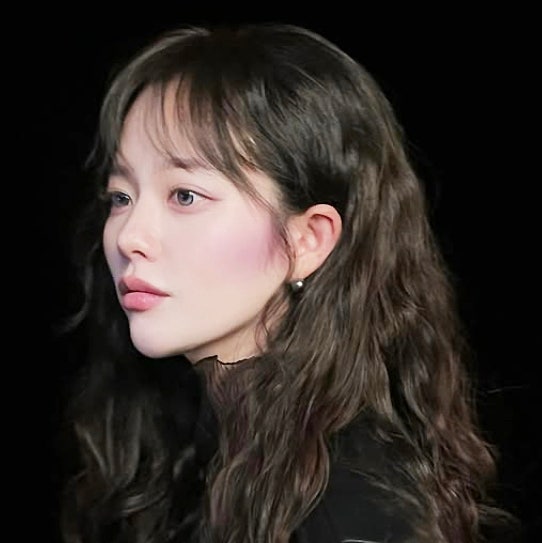 성형설까지 불거진 정지소 얼굴형 진짜 비결은?