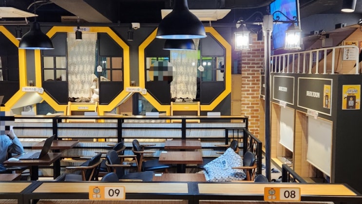 신촌 놀거리 만화카페 벌툰 엔틱 신촌직영점 내돈내산 후기