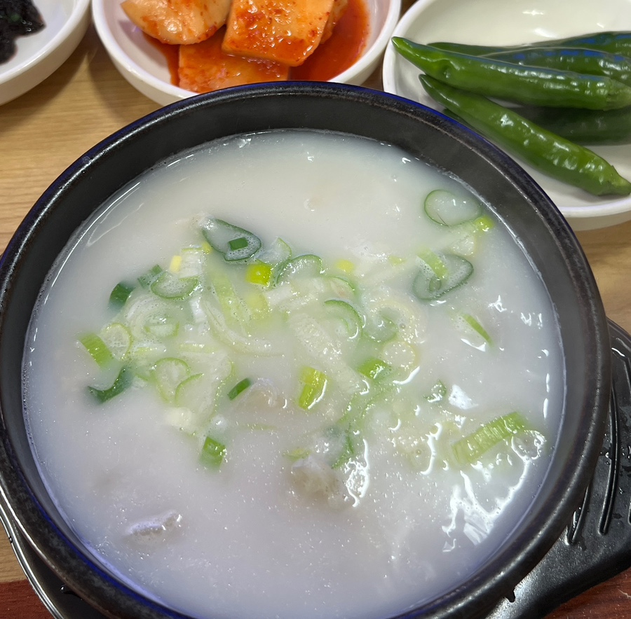 왕꼬리곰탕 사진 2