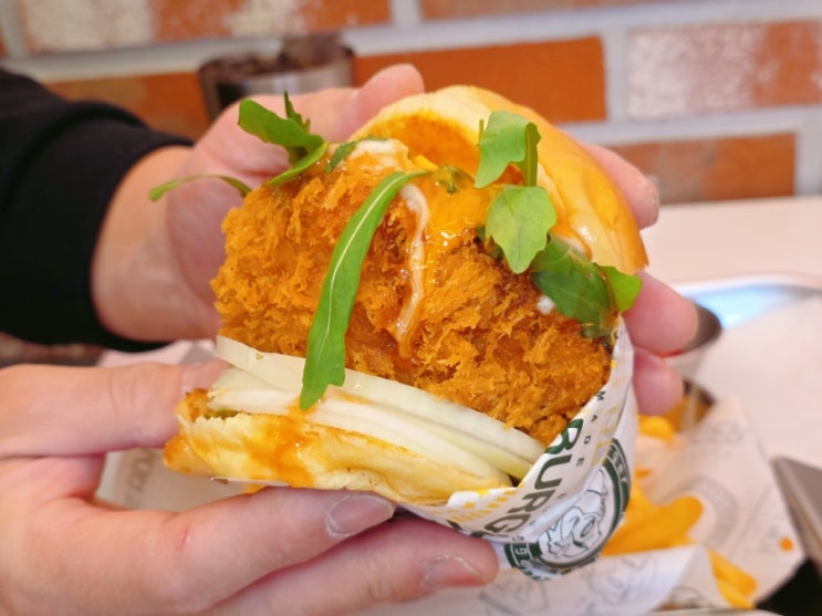 구미 옥계 수제버거 맛집 기프트버거 트러플 쉬림프 버거, 쥬시버거,까르보나라, 치킨 윙&봉