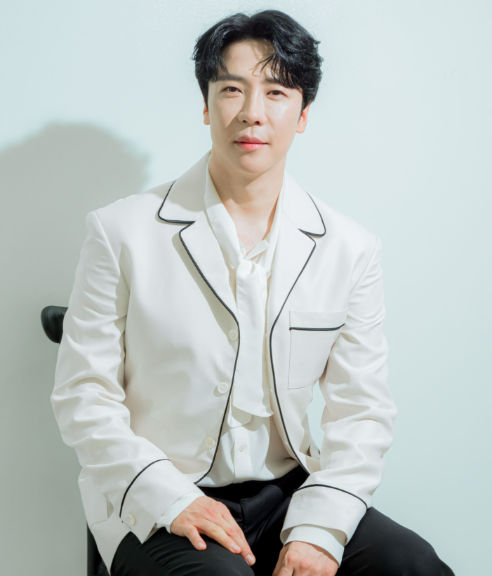 에녹 나이 실화? 80년생 원숭이띠라니... 프로필 뜯어보고 소름 돋은 사연
