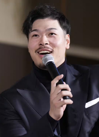 시즌 후 포스팅 허가 조건을 두고 벼랑끝 협상을 감행한 사토 테루아키