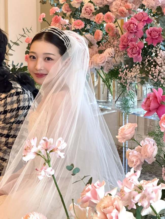 러브캐처 김지연, 결혼 한 달 만에 이혼설… “아들 돌반지 녹여 목걸이”
