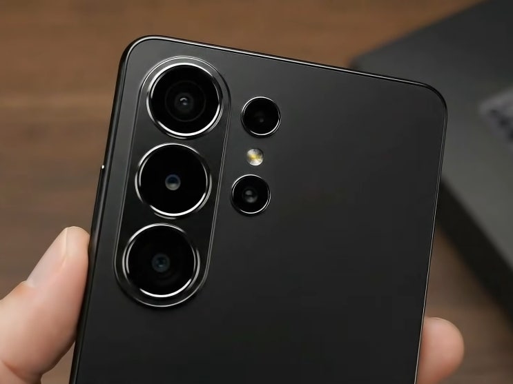  갤럭시 S26 핀란드발 유출, 128GB... '진짜 단종'?!
