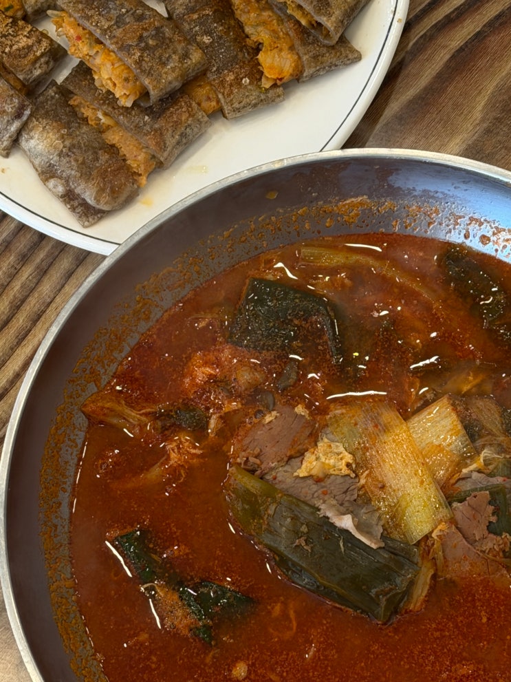  경남 진주혁신도시맛집 진주충무공동맛집 강가명가 진주혁신점 옛날육개장 메밀전병 주차