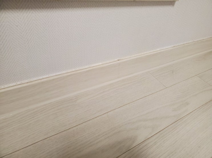  울산 남구 문수로대공원에일린의뜰 걸레받이 바닥 실리콘 재시공