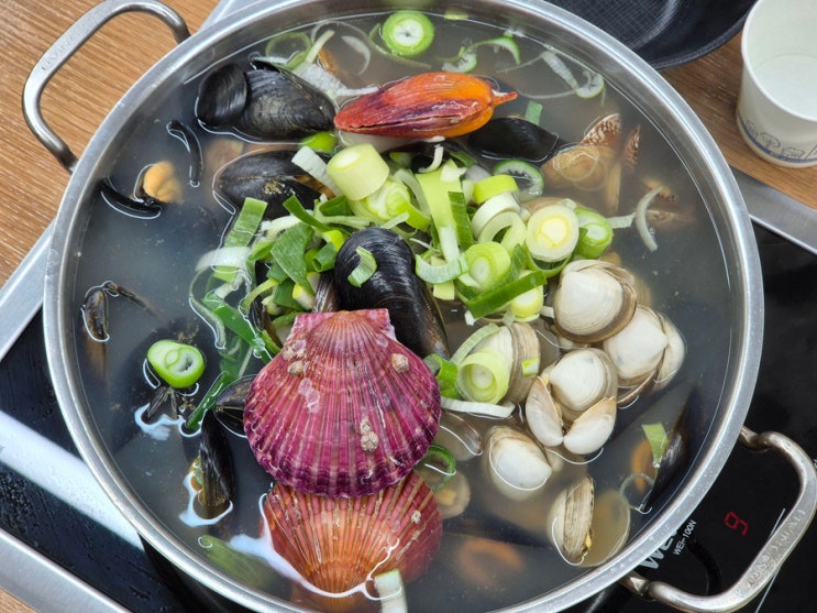  송죽동 맛집 수원 물총칼국수 푸짐한 조개 국물이 시원