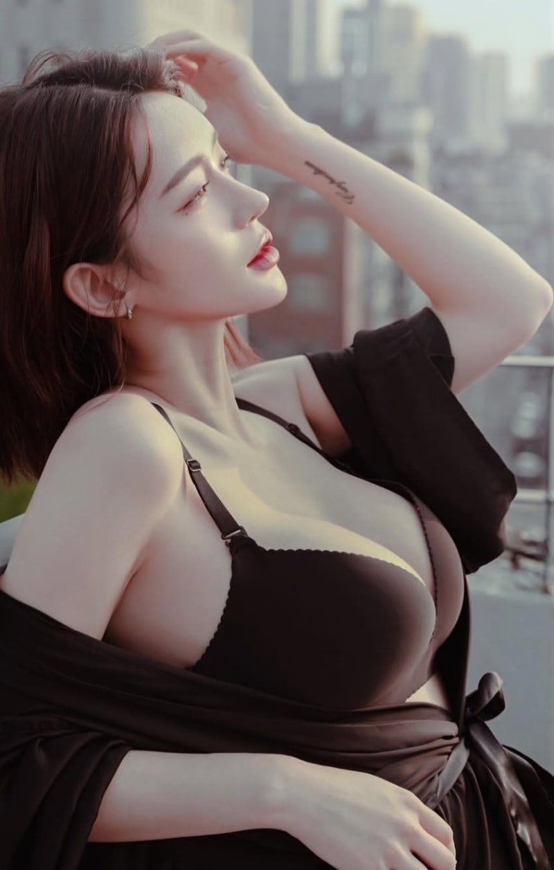 “모델에서 배우로, 그리고 문제적 웹드라마의 얼굴” 라희(Rahee), 왜 계속 화제가 될까