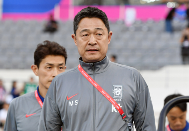 U-23 황재윤 SNS 논란! <b>이민성 감독</b>, 보호 아닌 분노?