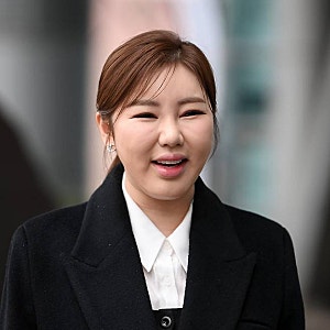 "옷 갈아입을 때 망 봐줬다" 송가인·안성훈, 무명 시절 소속사 만행 눈물로 고백 [유튜브채널....