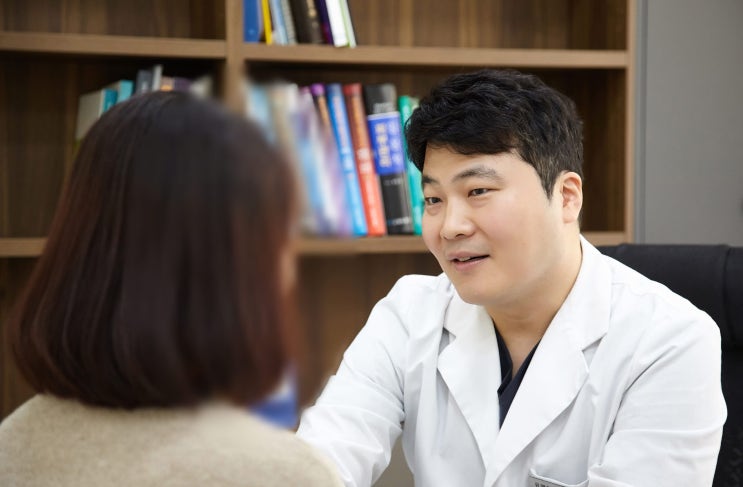  과천필러 (팔자/이마/무턱), 한 부위만 채우면 어색해지는 이유는?