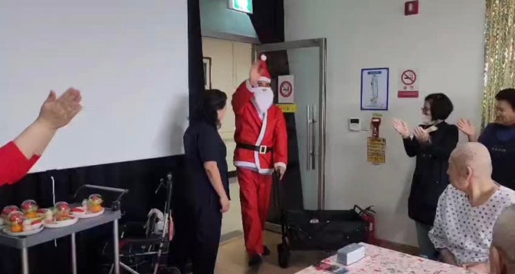  울진 후포요양원 크리스마스 산타데이, 웃음과 참여로 채운 특별한 하루