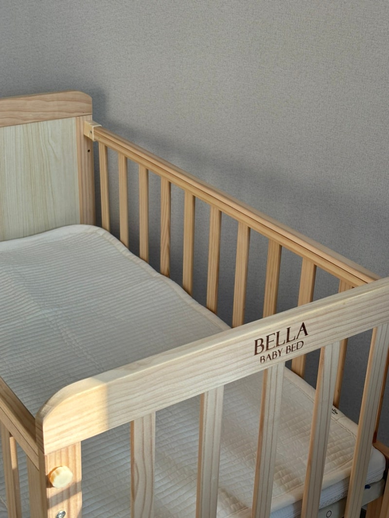 신생아 Ι  BELLA 벨라 원목 아기침대 Ι 엄마 취향 가득담은 마리데 범퍼가드, 코코넛매트리스,....