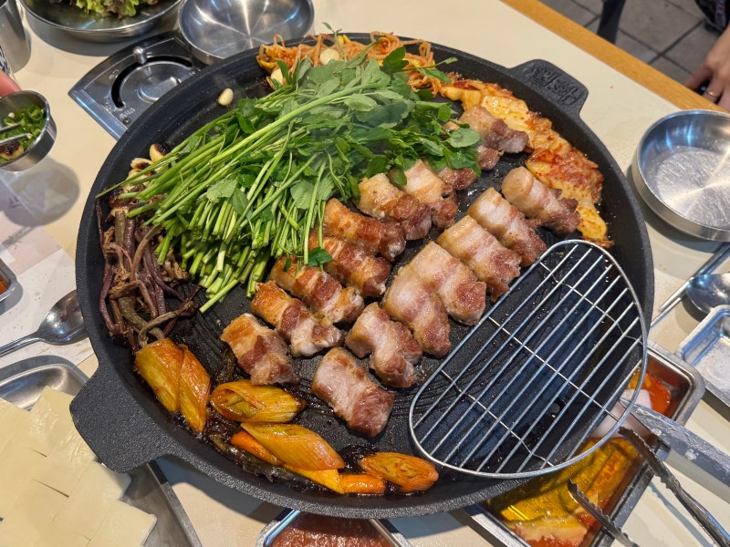 [공덕역 맛집] 월화식당 마포본점 - 풍미 깊은 밀랍 숙성 삼겹살 맛집, 회식하기 좋은 고깃집