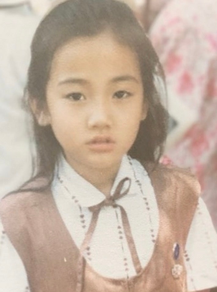 너무 예뻐서 왕따 당했다는 여배우.jpg 성형인 줄 알았는데 자연미인이네요!